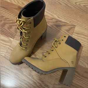 Woman’s Timberland boots with heel